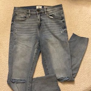 Kensie Vintage Luxe Jeans size 10/30 “The Ultimate High Rise Skinny” distressed